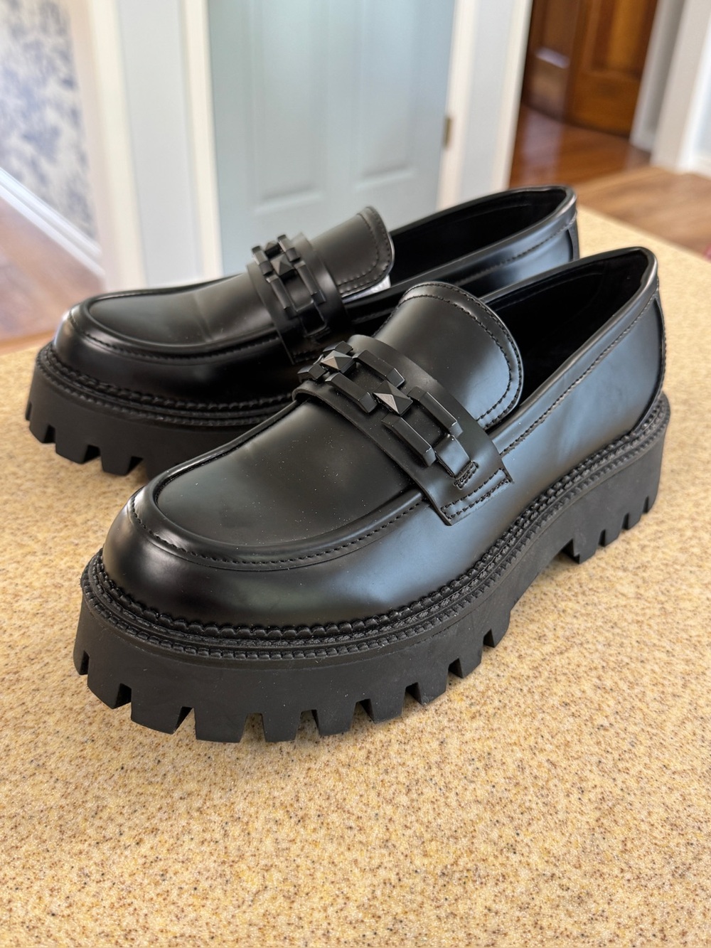 Steve Madden Aerin Platform Black Leather Loafers 8 Metal Buckle Chain Y2K